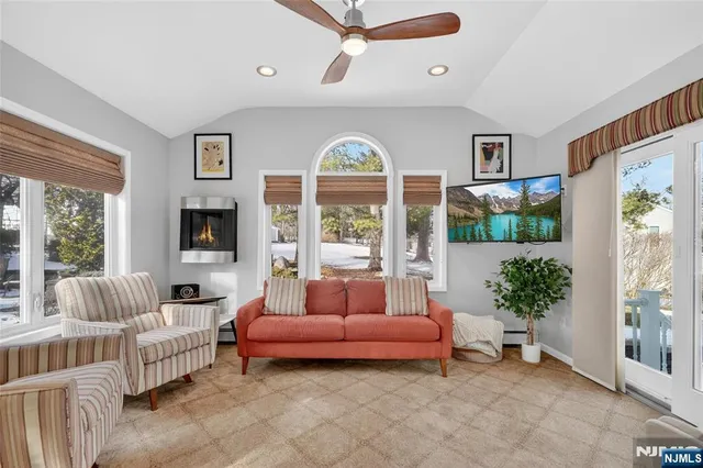 $925,000 | 90 Birchwood Terrace, Wayne, NJ 07470