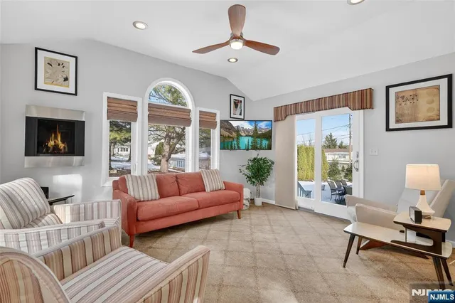 $925,000 | 90 Birchwood Terrace, Wayne, NJ 07470