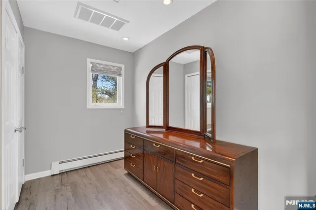 $925,000 | 90 Birchwood Terrace, Wayne, NJ 07470