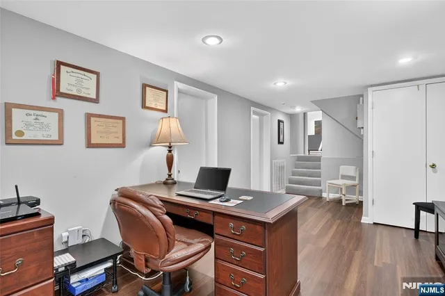 $925,000 | 90 Birchwood Terrace, Wayne, NJ 07470