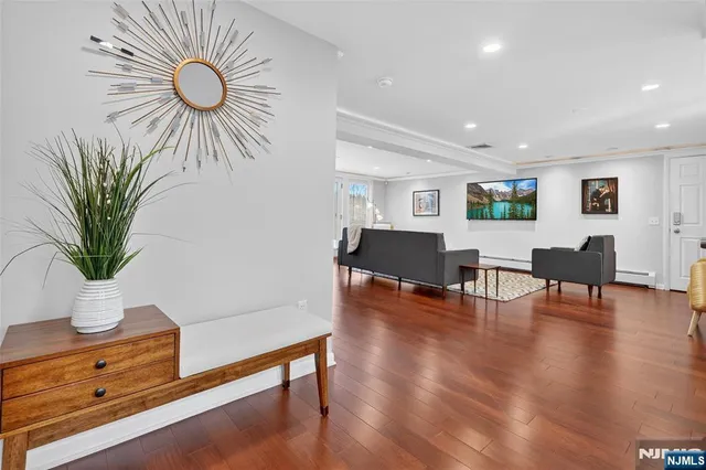 $925,000 | 90 Birchwood Terrace, Wayne, NJ 07470