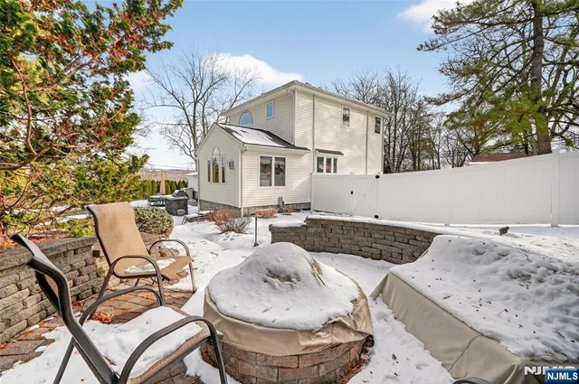 $925,000 | 90 Birchwood Terrace, Wayne, NJ 07470