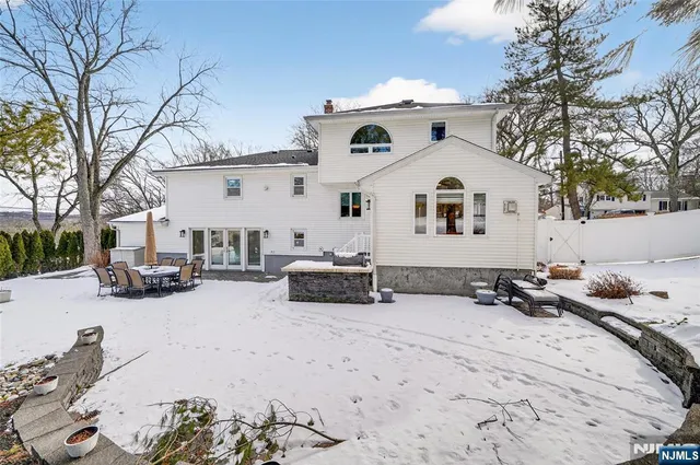 $925,000 | 90 Birchwood Terrace, Wayne, NJ 07470