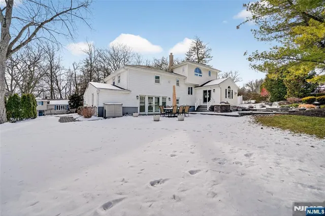 $925,000 | 90 Birchwood Terrace, Wayne, NJ 07470