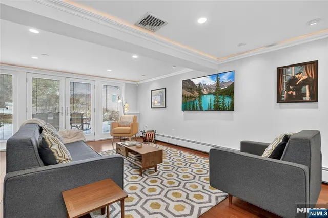 $925,000 | 90 Birchwood Terrace, Wayne, NJ 07470