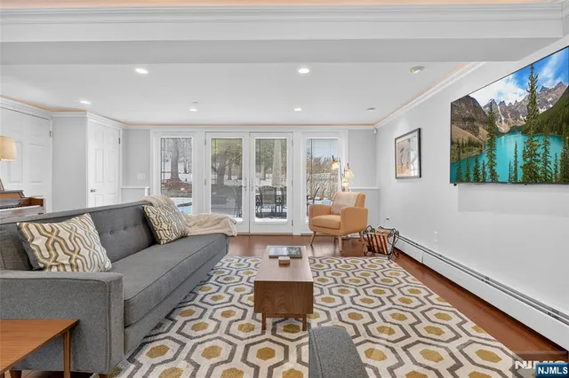 $925,000 | 90 Birchwood Terrace, Wayne, NJ 07470