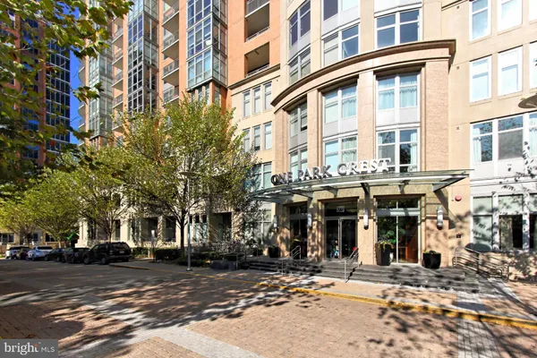 $2,800 | 8220 Crestwood Heights Drive, Unit 302, McLean, VA 22102