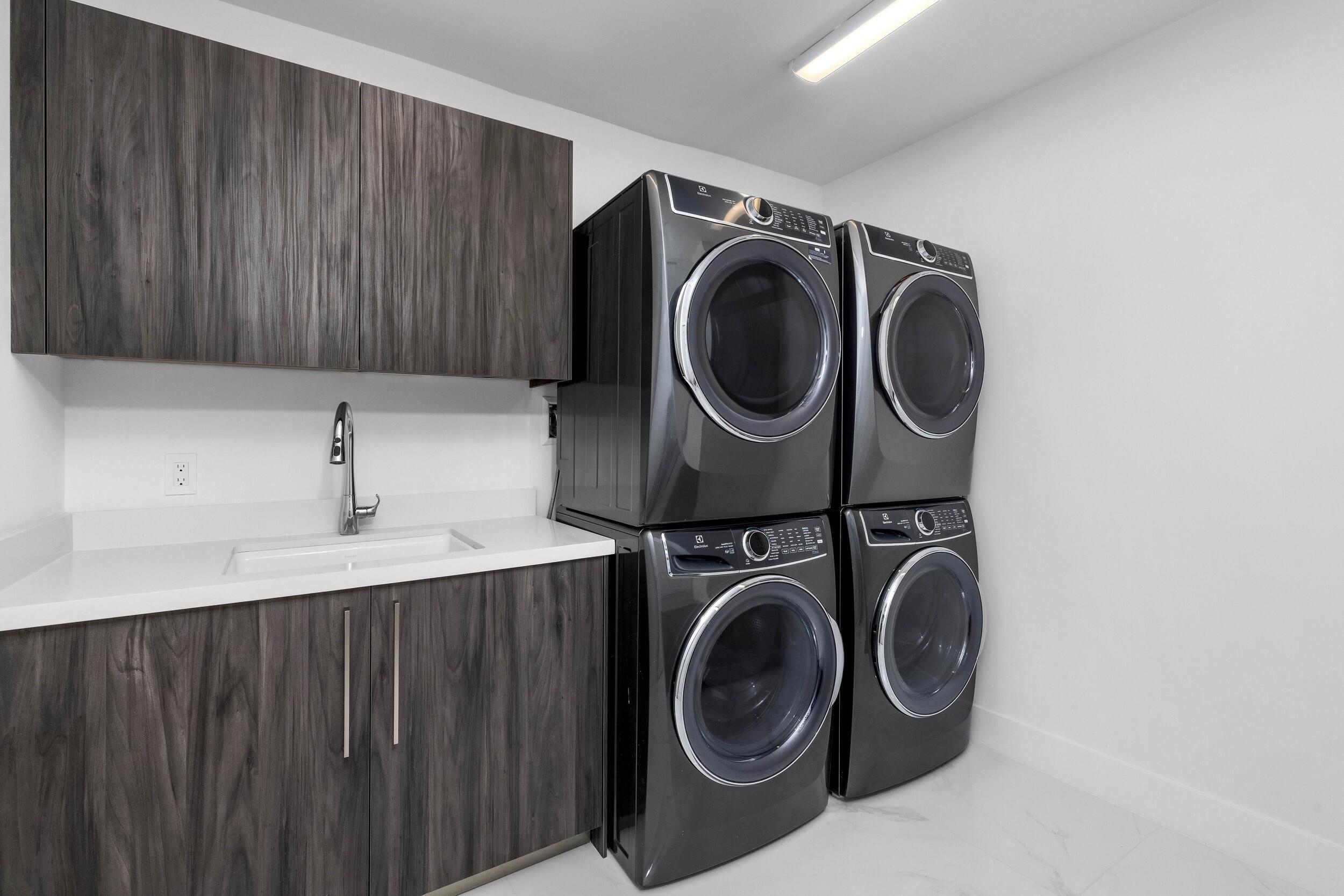 495 East Royal Palm Road, Unit 201 Boca Raton, FL 33432 - Photo 30 of 43 Laundry