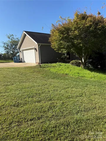 a house view with a outdoor space