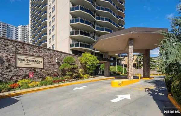 $225,000 | 2077 Center Avenue, Unit 21G, Fort Lee, NJ 07024