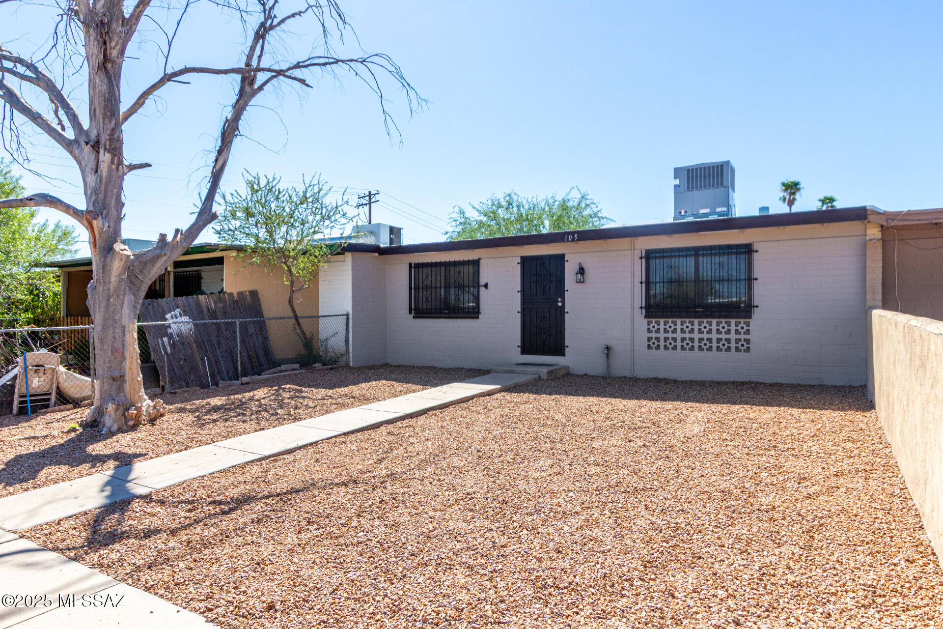 109 West Mossman Road Tucson, AZ 85706 - Photo 5 of 30 Gallery Image 5