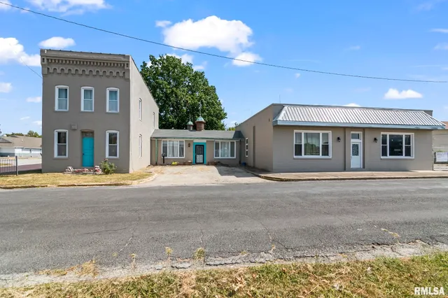 $289,900 | 240 North Washington Street, Taylorville, IL 62568