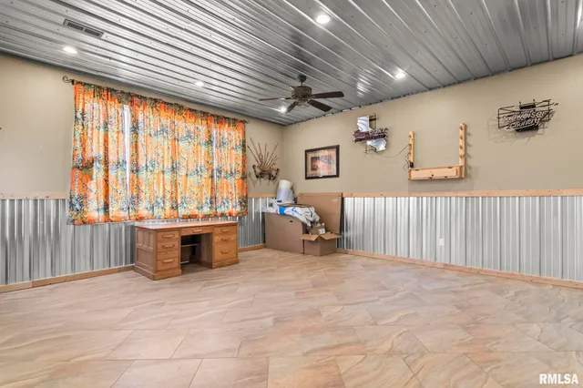 $289,900 | 240 North Washington Street, Taylorville, IL 62568