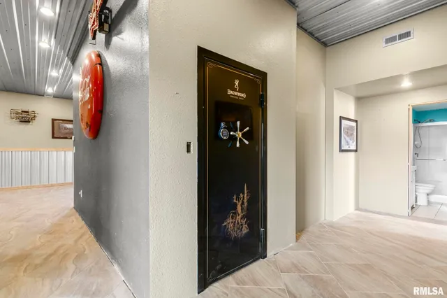 $289,900 | 240 North Washington Street, Taylorville, IL 62568