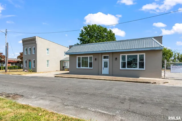 $289,900 | 240 North Washington Street, Taylorville, IL 62568