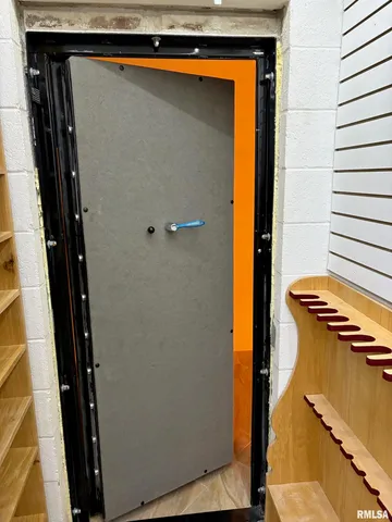 $289,900 | 240 North Washington Street, Taylorville, IL 62568