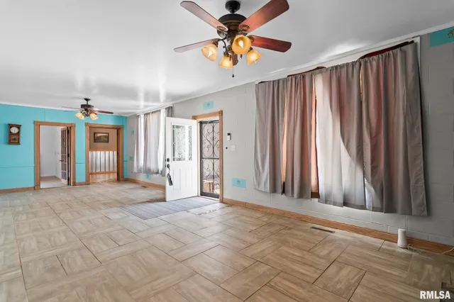 $289,900 | 240 North Washington Street, Taylorville, IL 62568