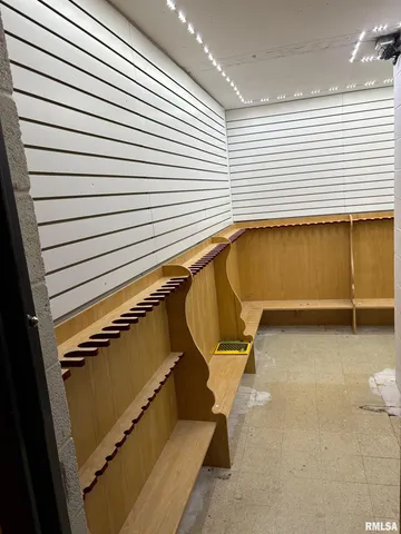 $289,900 | 240 North Washington Street, Taylorville, IL 62568