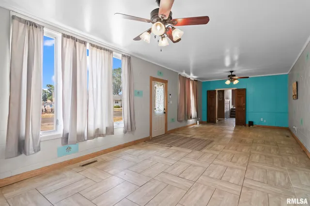 $289,900 | 240 North Washington Street, Taylorville, IL 62568