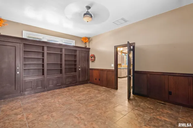 $289,900 | 240 North Washington Street, Taylorville, IL 62568