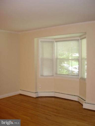 1247 Glenhaven Road Baltimore, MD 21239 - Photo 4 of 17 Living Room