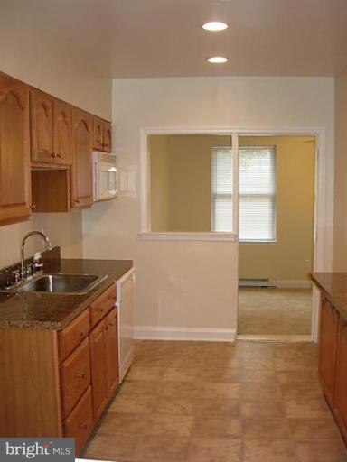 1247 Glenhaven Road Baltimore, MD 21239 - Photo 6 of 17 Kitchen