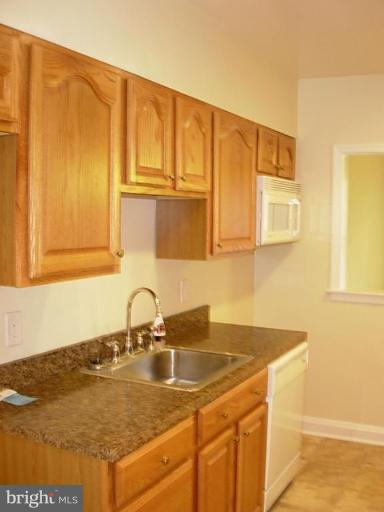1247 Glenhaven Road Baltimore, MD 21239 - Photo 7 of 17 Kitchen #2