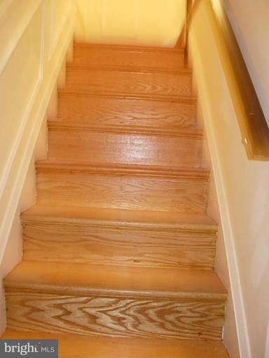 1247 Glenhaven Road Baltimore, MD 21239 - Photo 10 of 17 Staircase