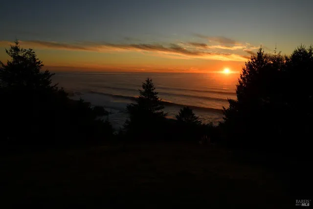 $85,000 | 19 Seaview Point, Whitethorn, CA 95589