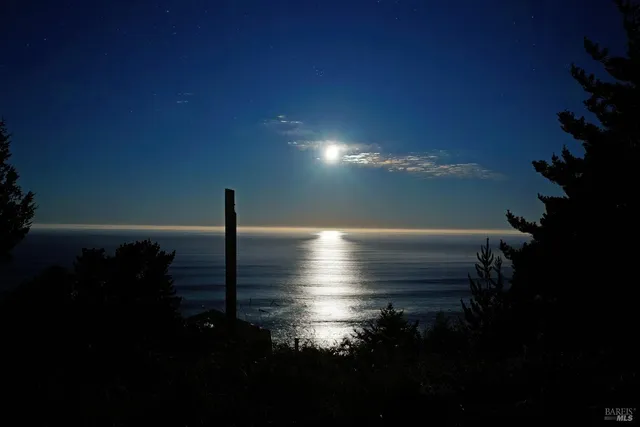 $85,000 | 19 Seaview Point, Whitethorn, CA 95589