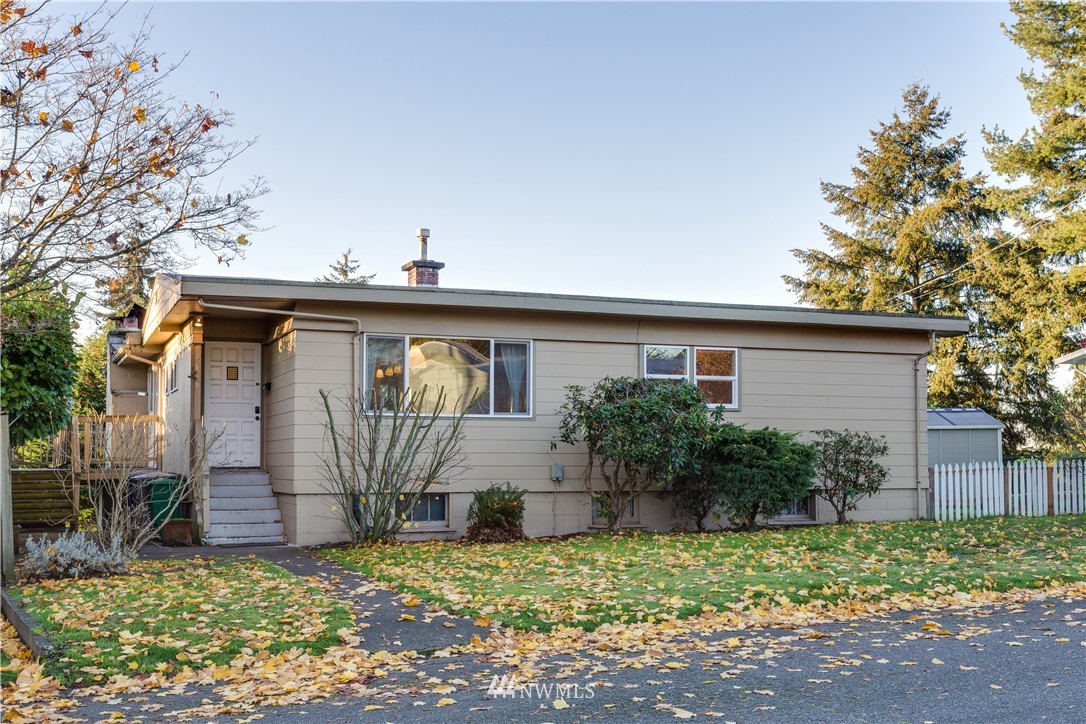 2609 Northeast 6th Place Renton, WA 98056 - Photo 2 of 21
