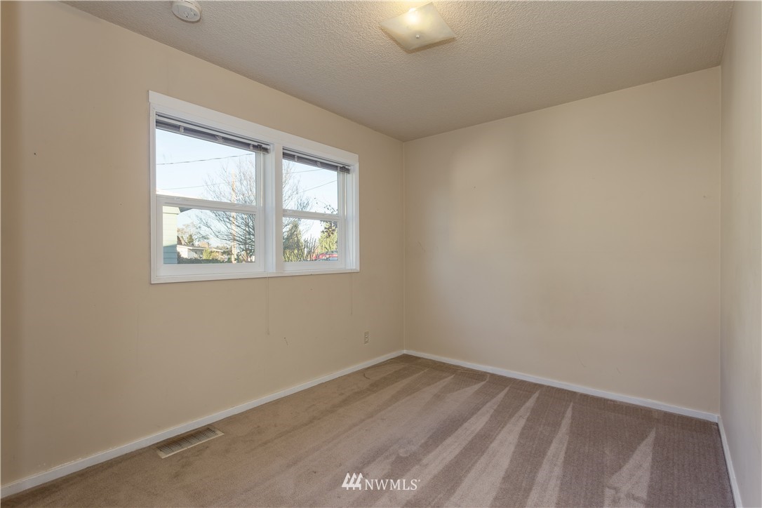 2609 Northeast 6th Place Renton, WA 98056 - Photo 12 of 21