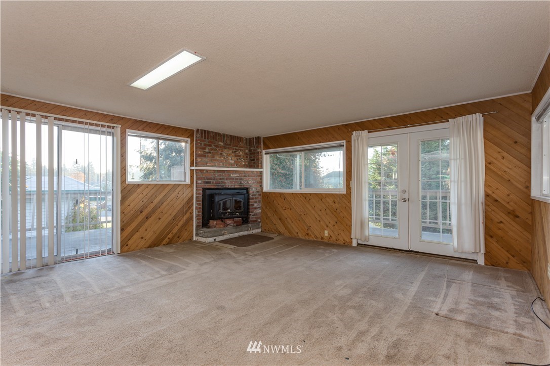 2609 Northeast 6th Place Renton, WA 98056 - Photo 4 of 21