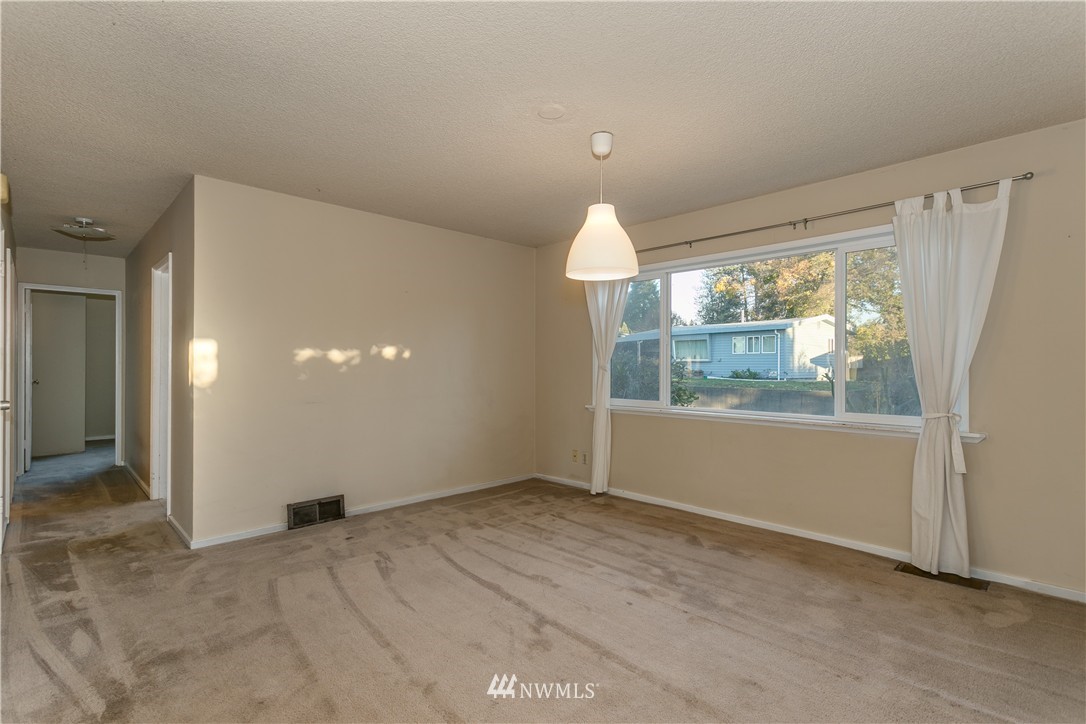 2609 Northeast 6th Place Renton, WA 98056 - Photo 8 of 21