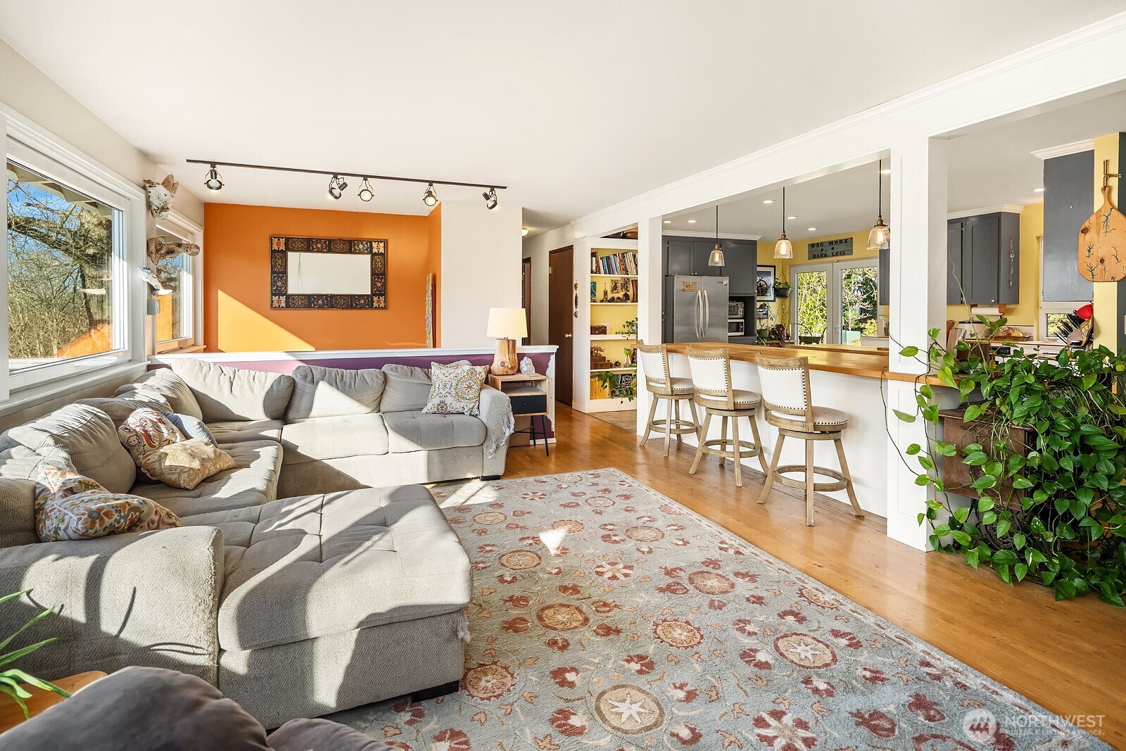 856 Stetson Avenue Kent, WA 98031 - Photo 9 of 39 a living room with furniture and a potted plant