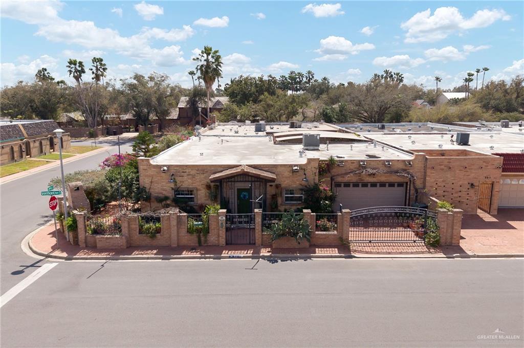 301 Vermont Avenue McAllen, TX 78503 - Photo 24 of 25 a view of street with sitting area