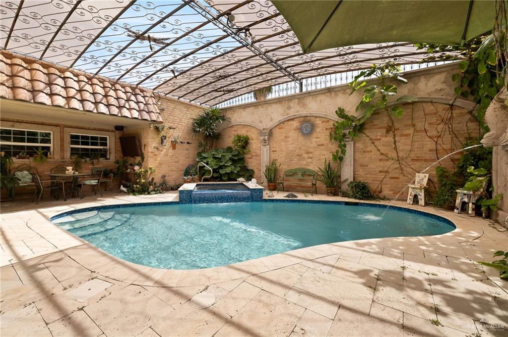 301 Vermont Avenue McAllen, TX 78503 - Photo 3 of 25 a view of a backyard