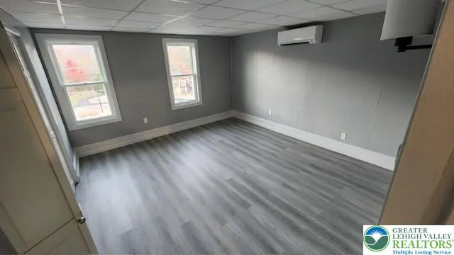 $1,300 | 72 East Bacon Street, Palo Alto, PA 17901