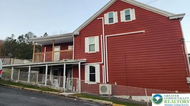 $1,300 | 72 East Bacon Street, Palo Alto, PA 17901