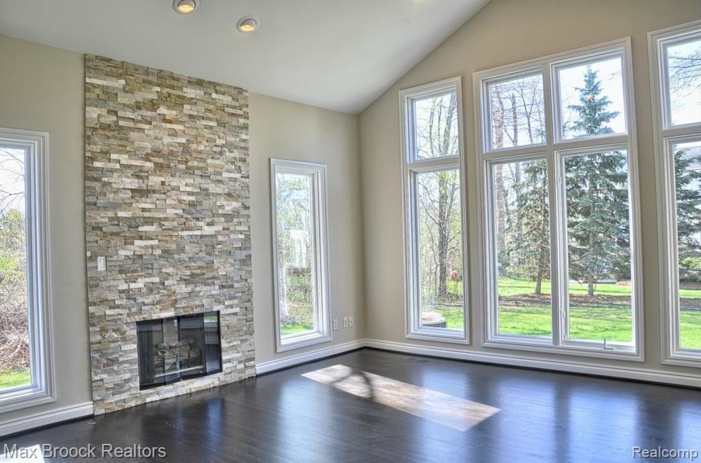 1635 Mark Hopkins Road Bloomfield Hills, MI 48302 - Photo 3 of 32 Family_Room_2nd_View.jpg