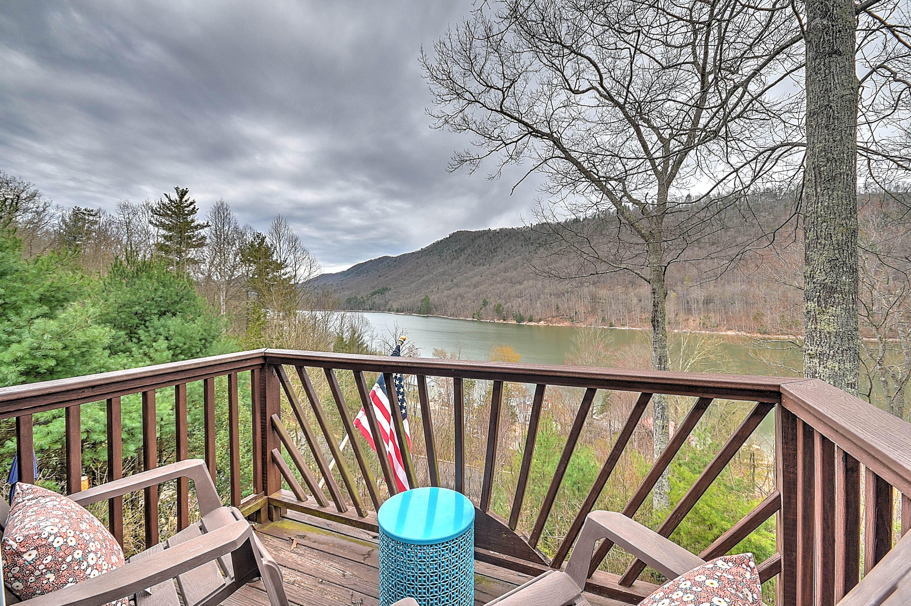 137 Lakeview Terr, Unit 137 Butler, TN 37640 - Photo 30 of 58 Terrace-27