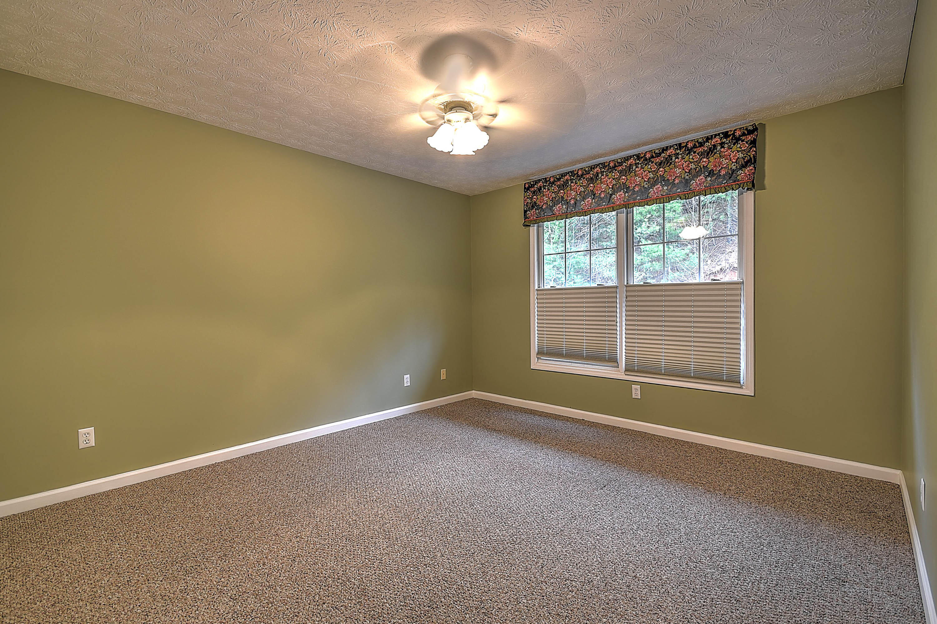 137 Lakeview Terr, Unit 137 Butler, TN 37640 - Photo 34 of 58 Terrace-30