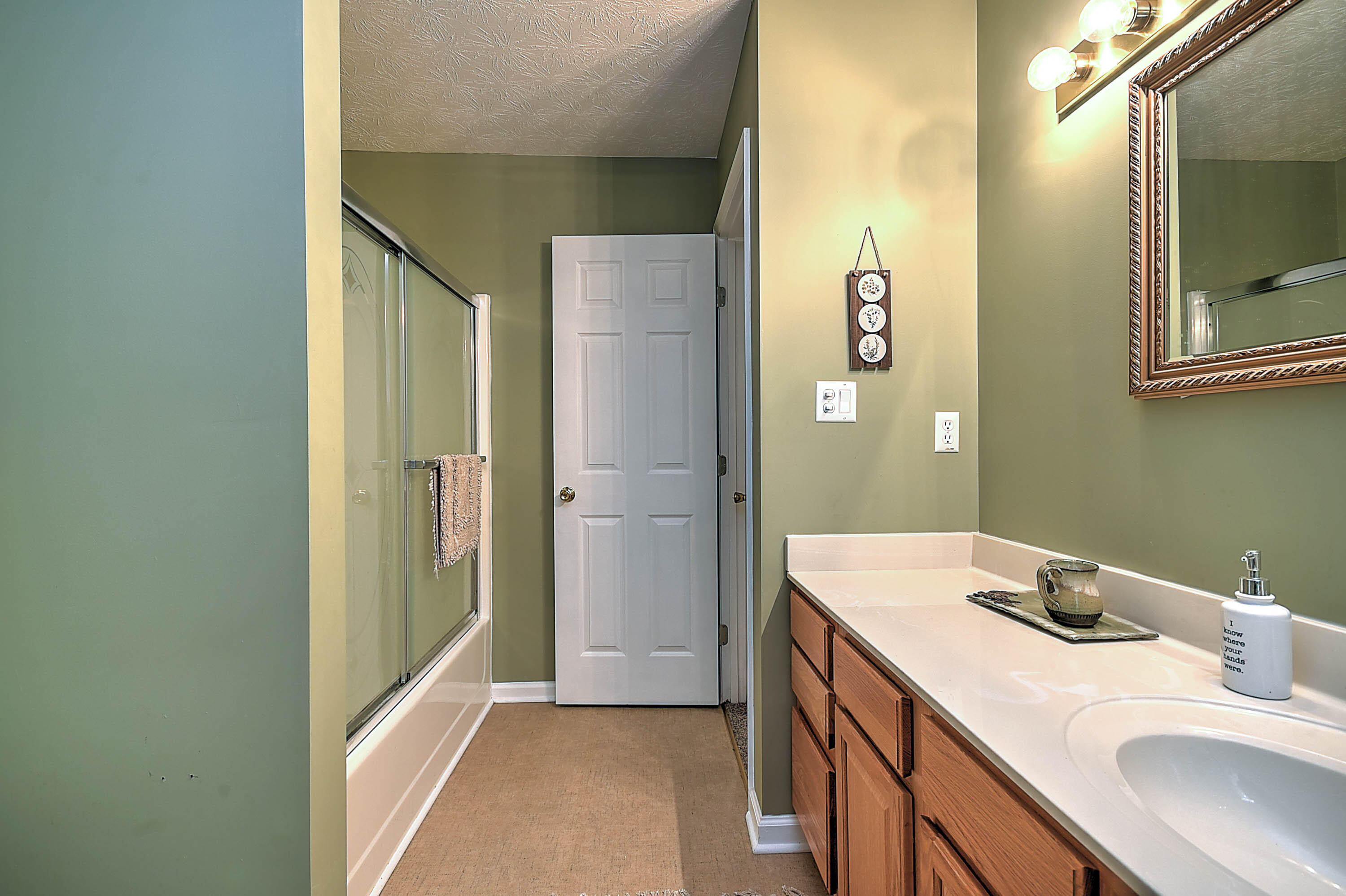 137 Lakeview Terr, Unit 137 Butler, TN 37640 - Photo 39 of 58 Terrace-35