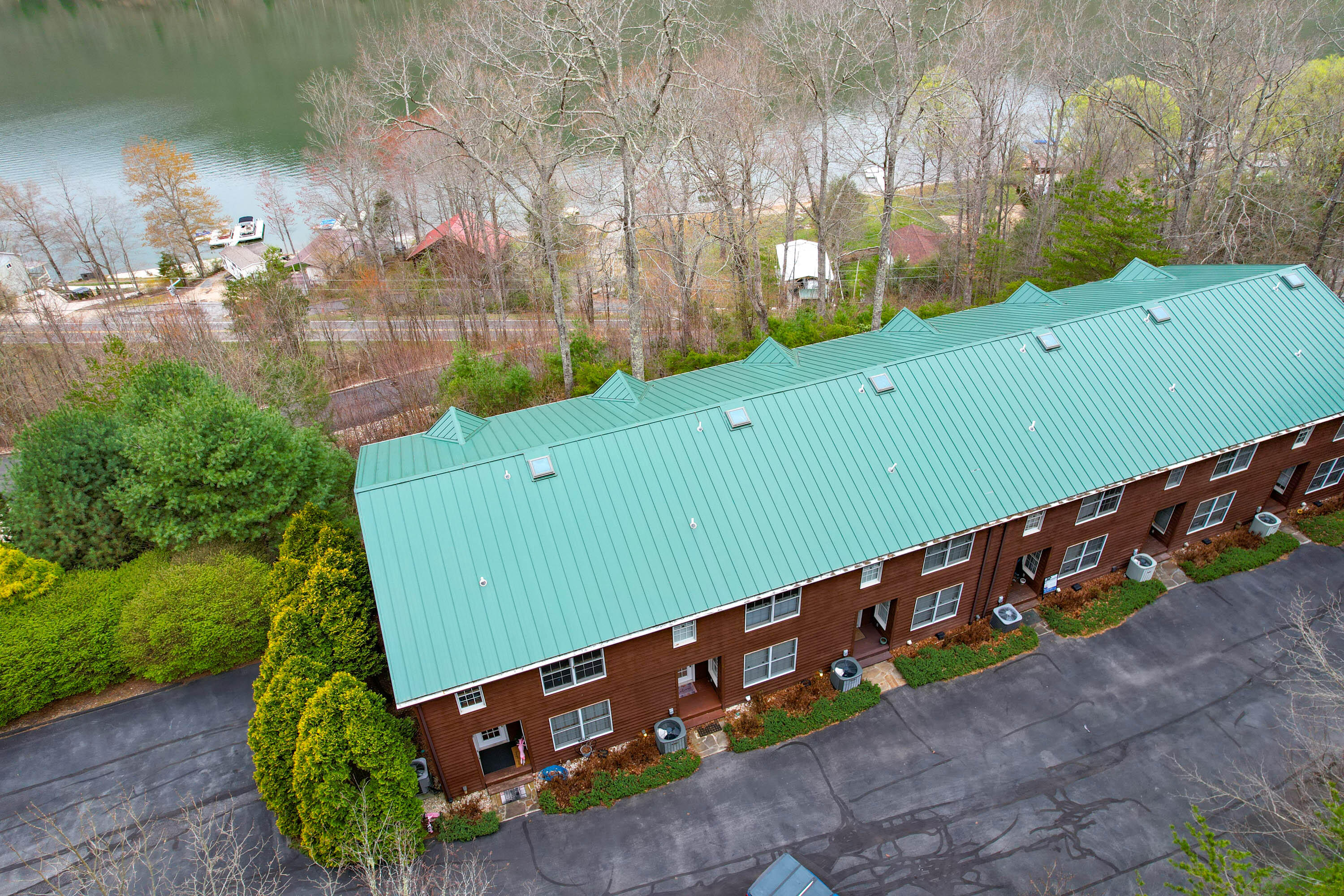 137 Lakeview Terr, Unit 137 Butler, TN 37640 - Photo 42 of 58 Terrace Drone-2