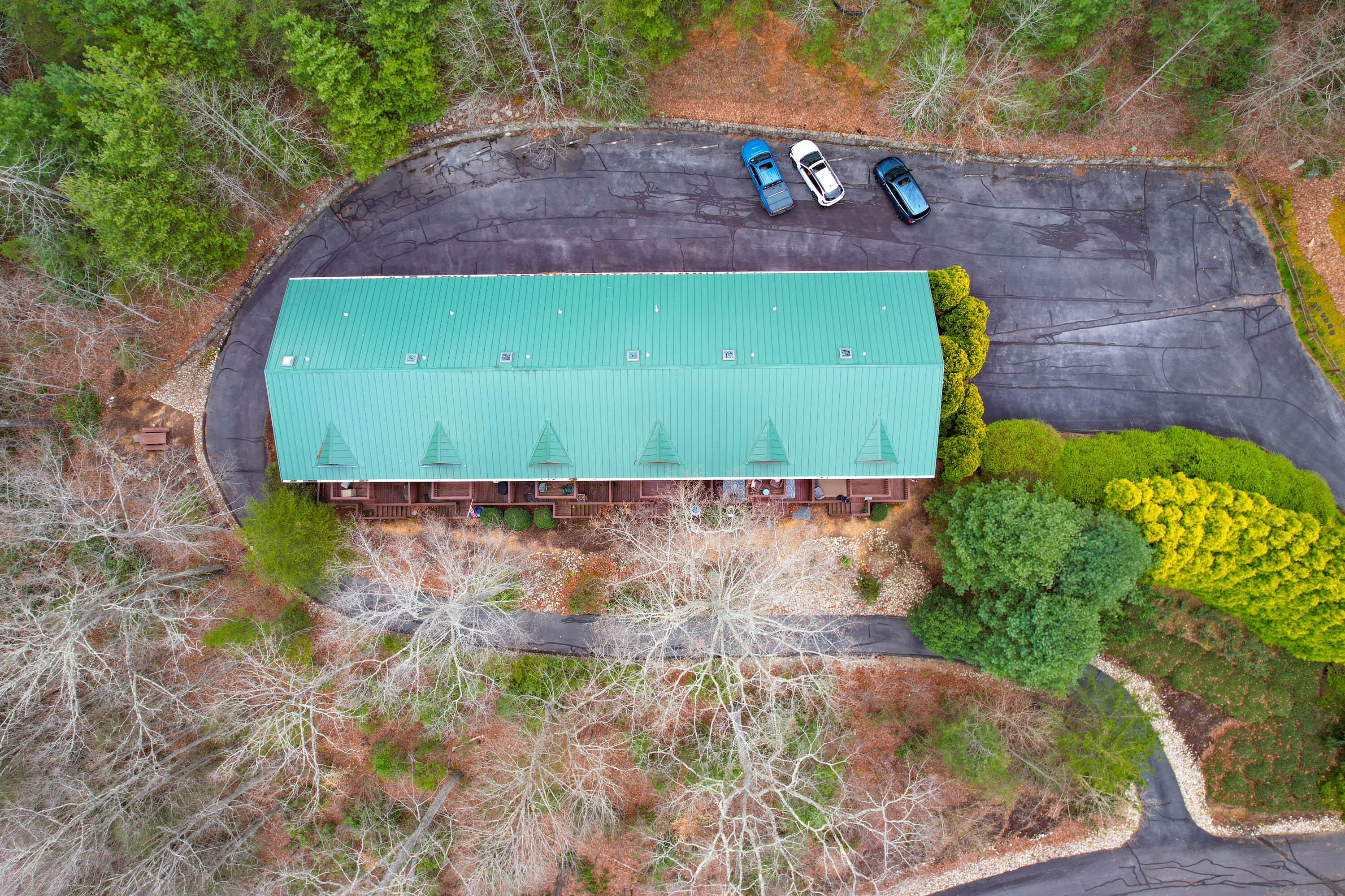 137 Lakeview Terr, Unit 137 Butler, TN 37640 - Photo 48 of 58 Terrace Drone-8