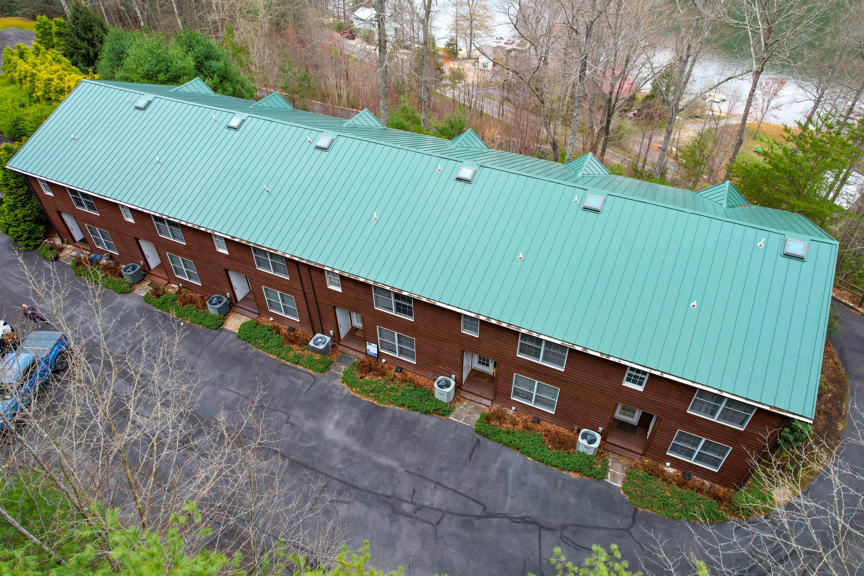 137 Lakeview Terr, Unit 137 Butler, TN 37640 - Photo 58 of 58 Terrace Drone-17