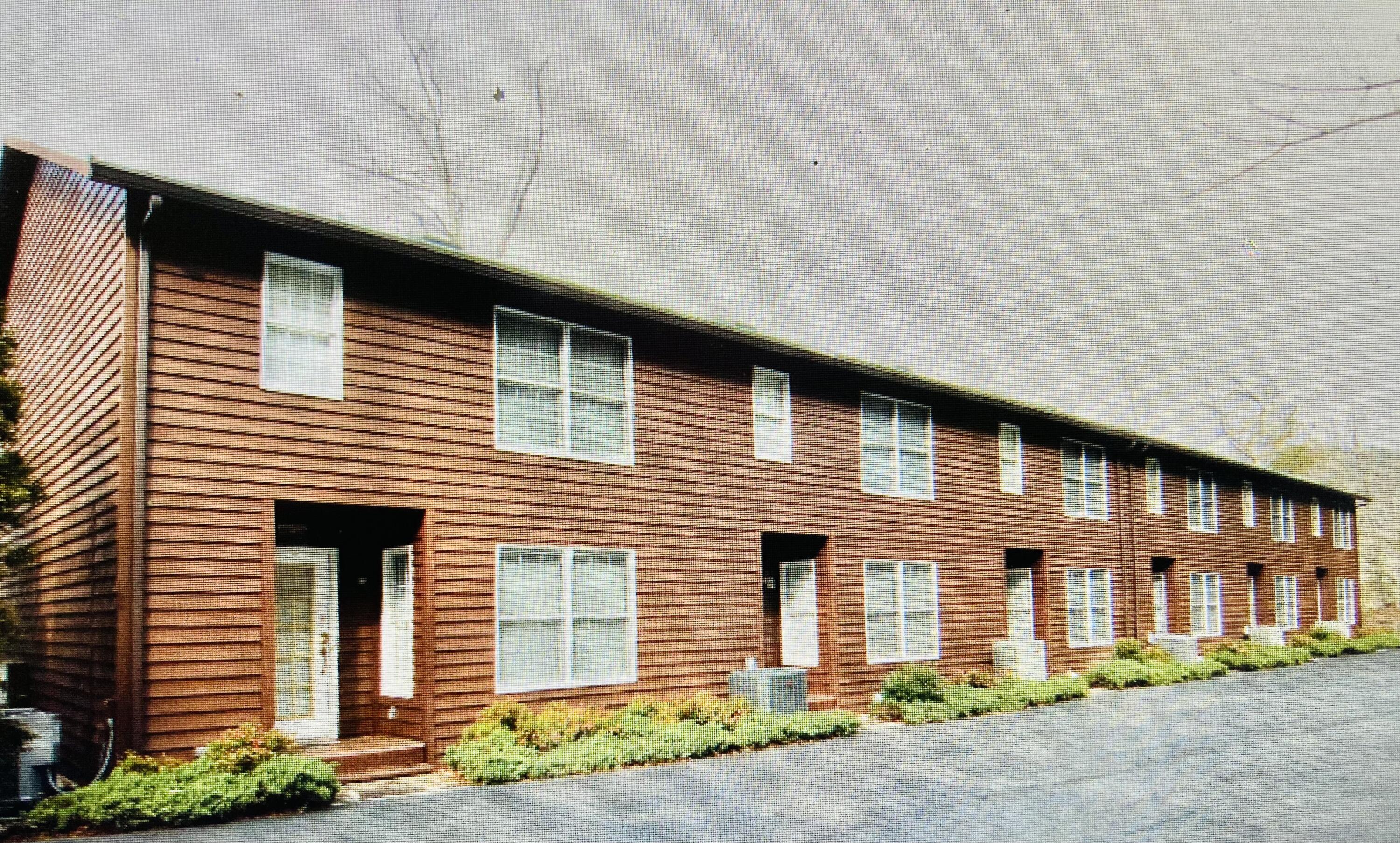 137 Lakeview Terr, Unit 137 Butler, TN 37640 - Photo 8 of 58 IMG-8940