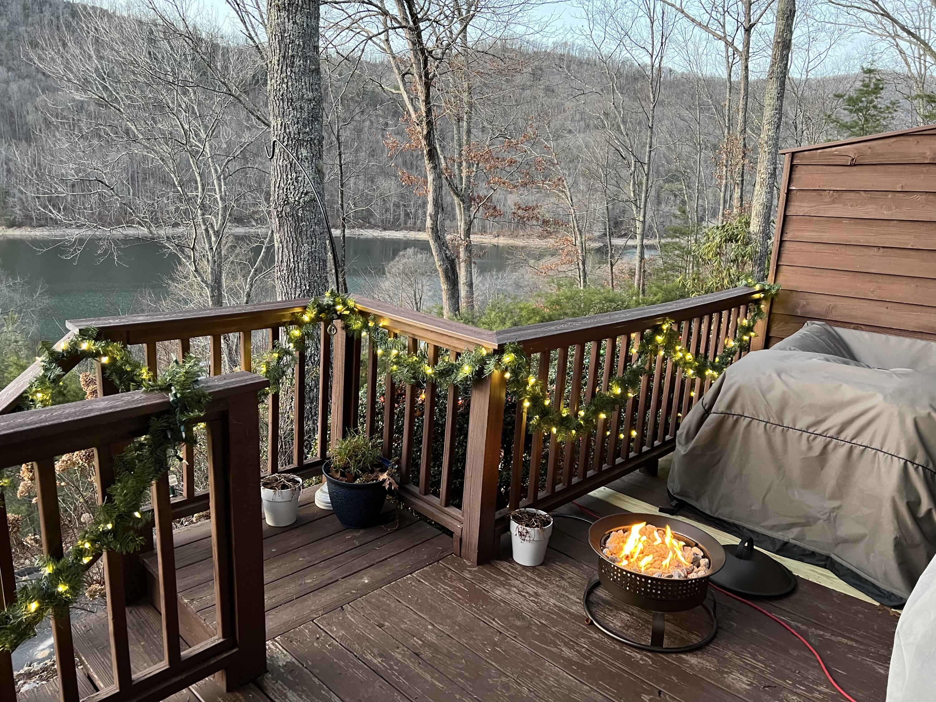 137 Lakeview Terr, Unit 137 Butler, TN 37640 - Photo 9 of 58 4B7BEA21-7264-4C5B-9073-8AE55CBC8DF7