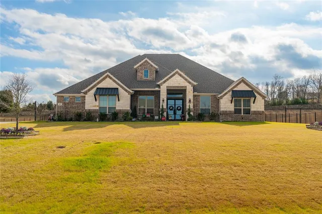 $850,000 | 409 Wood Duck Drive, Sunnyvale, TX 75182