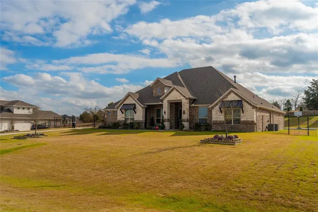 $850,000 | 409 Wood Duck Drive, Sunnyvale, TX 75182